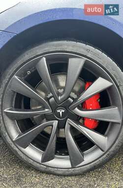 Седан Tesla Model 3 2019 в 