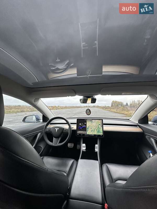 Седан Tesla Model 3 2019 в Березному