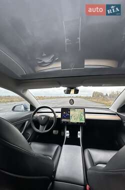 Седан Tesla Model 3 2019 в 