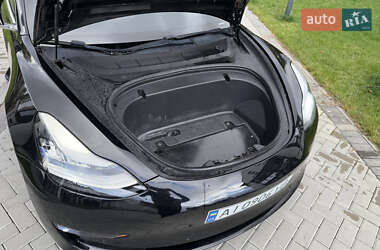 Седан Tesla Model 3 2019 в 