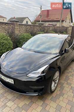 Седан Tesla Model 3 2021 в Ровно