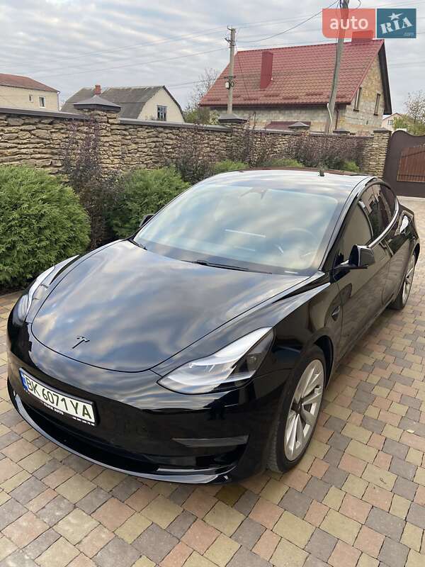 Tesla Model 3 2021