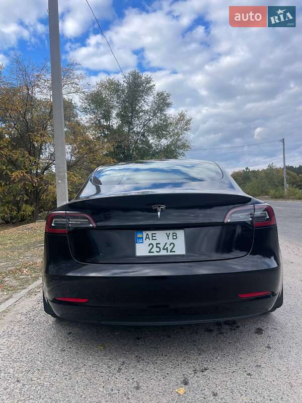 Седан Tesla Model 3 2023 в Каменском