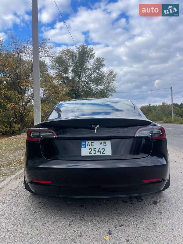 Седан Tesla Model 3 2023 в Каменском