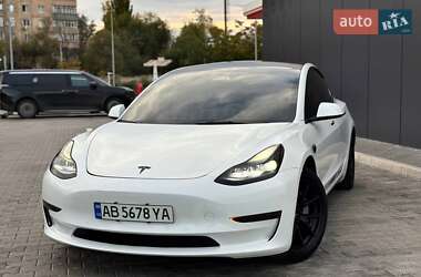 Седан Tesla Model 3 2022 в 