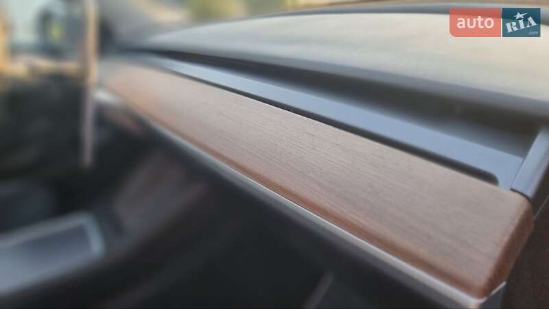 Седан Tesla Model 3 2021 в Хмельницькому