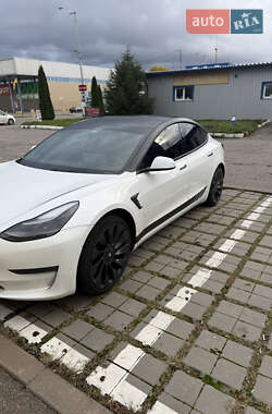 Седан Tesla Model 3 2021 в 