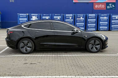 Седан Tesla Model 3 2019 в  фото 13 Седан Tesla Model 3 2019 в