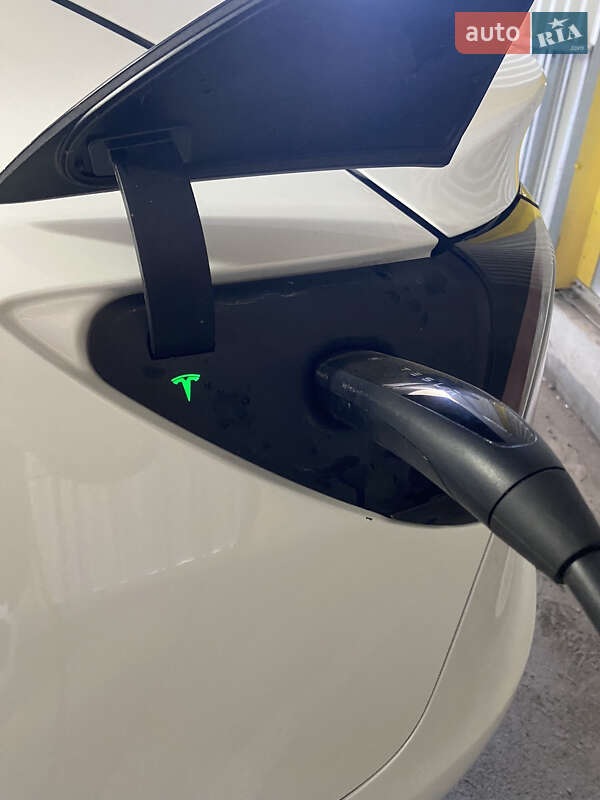 Седан Tesla Model 3 2018 в Киеве фото 23 Седан Tesla Model 3 2018 в Киеве