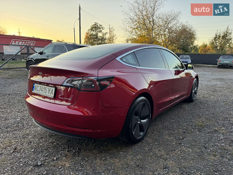 Седан Tesla Model 3 2018 в Луцке
