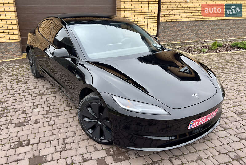 Седан Tesla Model 3 2024 в Олевську