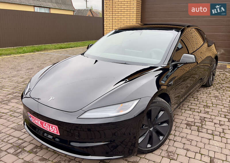 Седан Tesla Model 3 2024 в Олевську