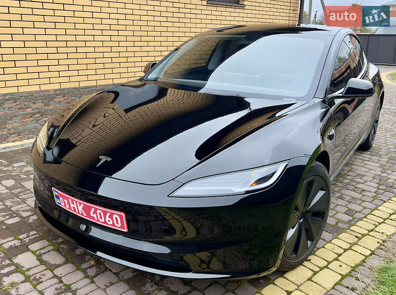 Седан Tesla Model 3 2024 в Олевську