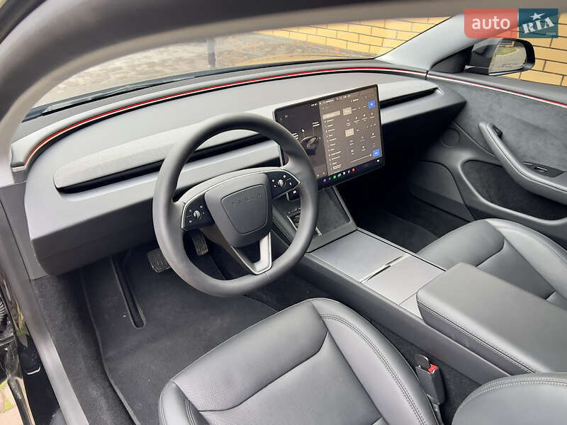 Седан Tesla Model 3 2024 в Олевську