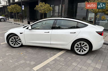 Седан Tesla Model 3 2021 в 