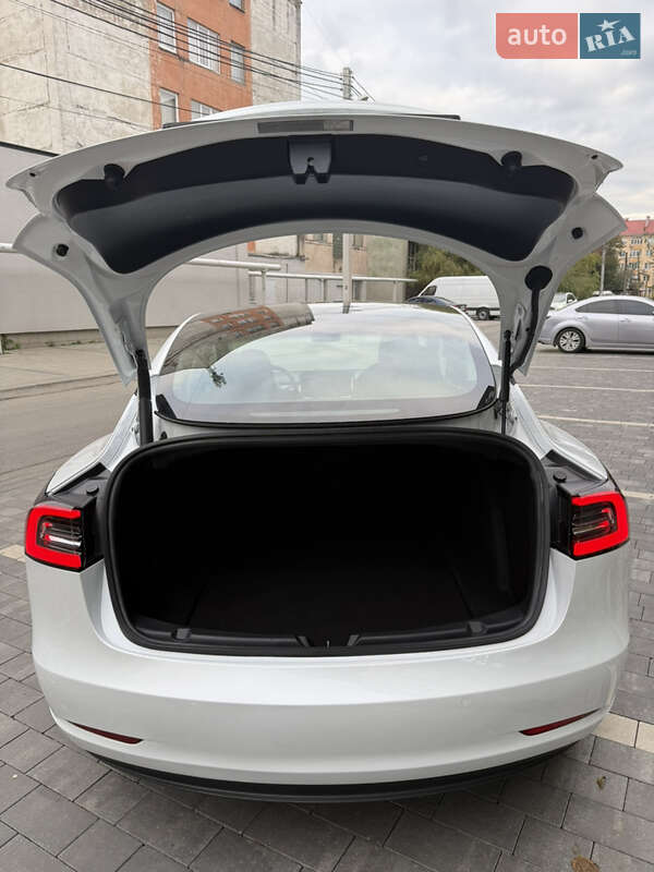Седан Tesla Model 3 2021 в Ужгороде фото 28 Седан Tesla Model 3 2021 в Ужгороде