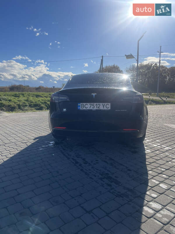 Седан Tesla Model 3 2020 в Львове