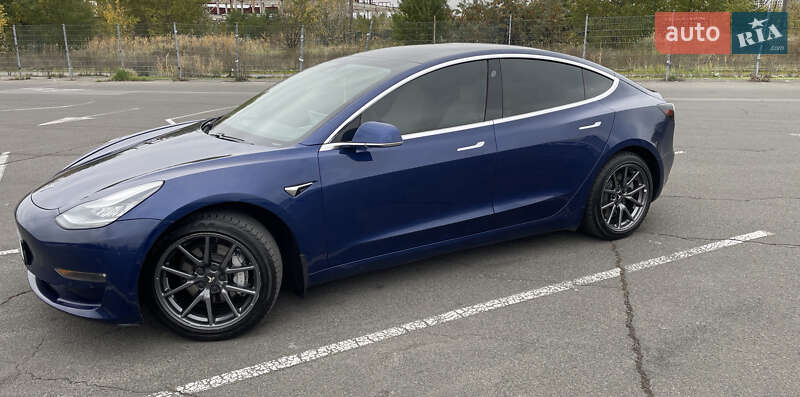 Седан Tesla Model 3 2019 в Києві