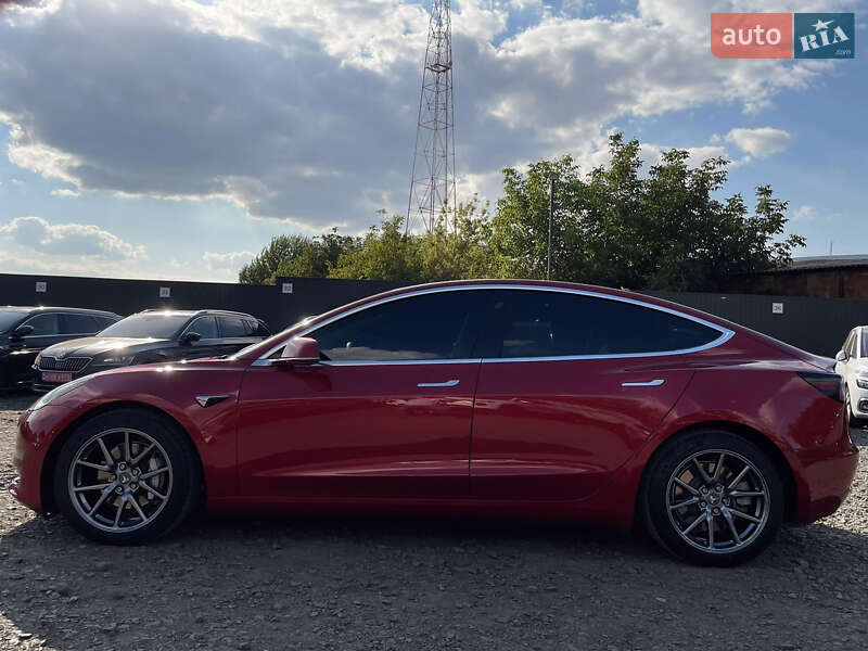 Седан Tesla Model 3 2020 в Луцьку