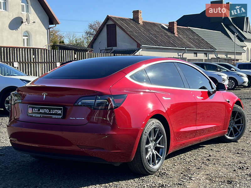 Седан Tesla Model 3 2020 в Луцьку
