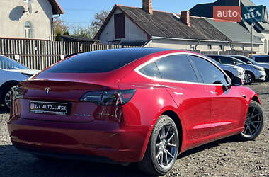 Седан Tesla Model 3 2020 в 