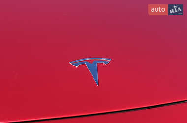 Седан Tesla Model 3 2020 в 