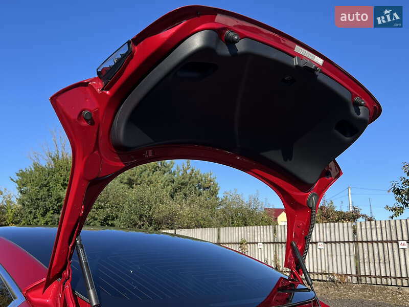 Седан Tesla Model 3 2020 в Луцьку