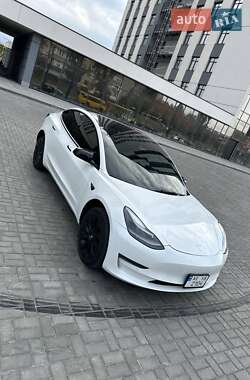 Седан Tesla Model 3 2022 в 