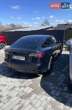 Седан Tesla Model 3 2022 в Львове