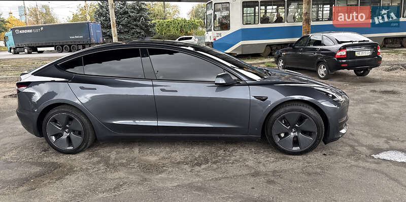 Седан Tesla Model 3 2022 в Днепре