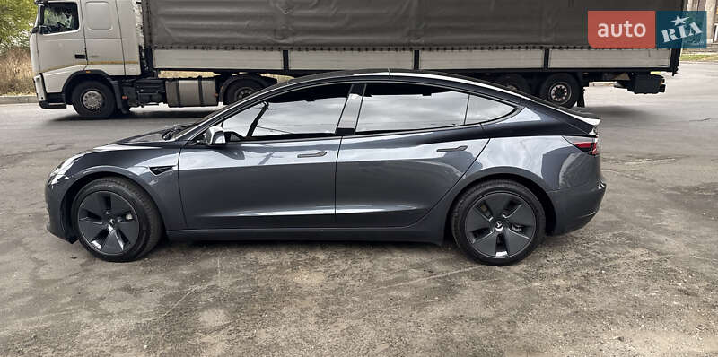 Седан Tesla Model 3 2022 в Днепре