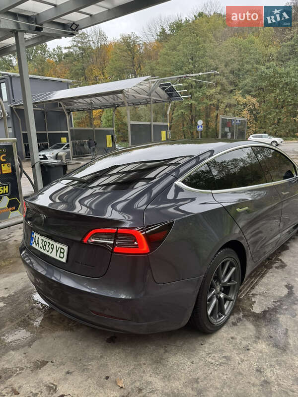 Седан Tesla Model 3 2019 в Киеве фото 6 Седан Tesla Model 3 2019 в Киеве
