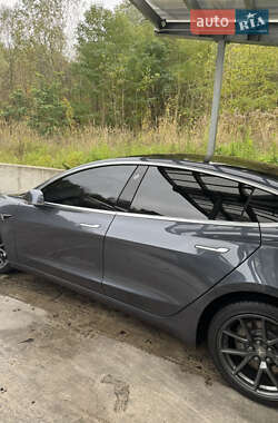Седан Tesla Model 3 2019 в 