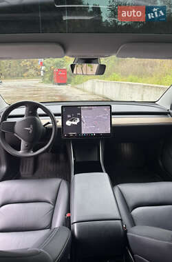 Седан Tesla Model 3 2019 в Киеве