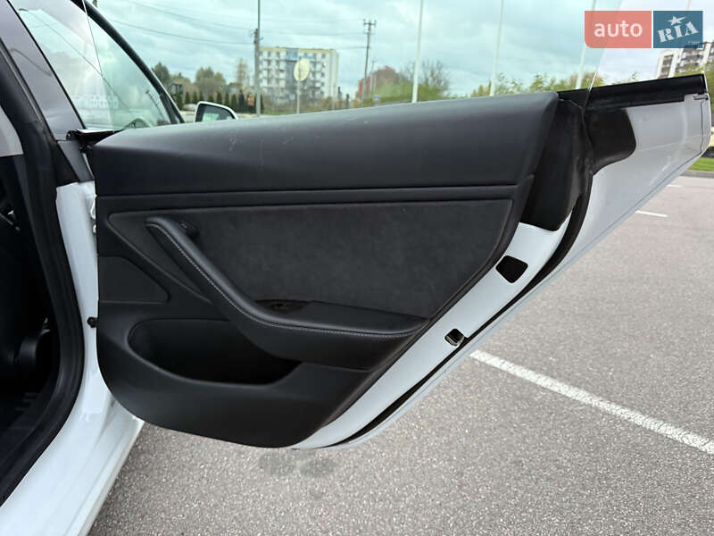 Седан Tesla Model 3 2021 в Киеве фото 27 Седан Tesla Model 3 2021 в Киеве