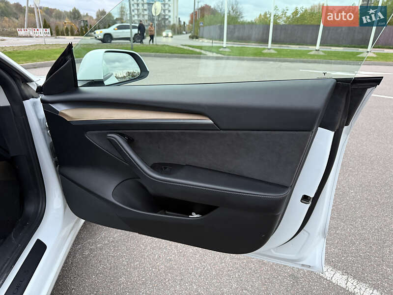 Седан Tesla Model 3 2021 в Киеве фото 29 Седан Tesla Model 3 2021 в Киеве