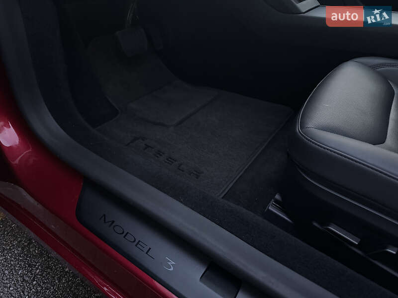 Седан Tesla Model 3 2024 в Киеве фото 20 Седан Tesla Model 3 2024 в Киеве