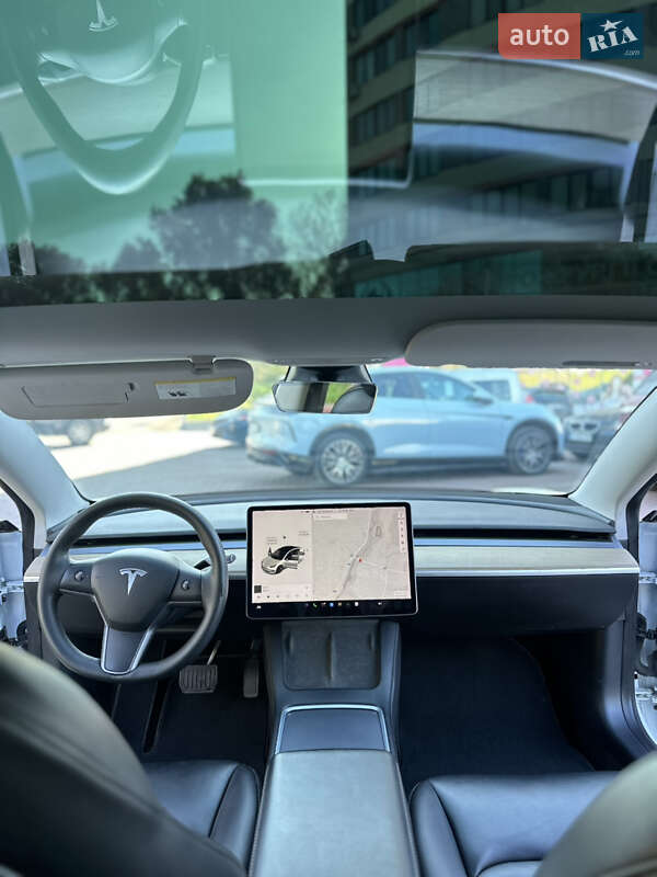 Седан Tesla Model 3 2021 в Івано-Франківську