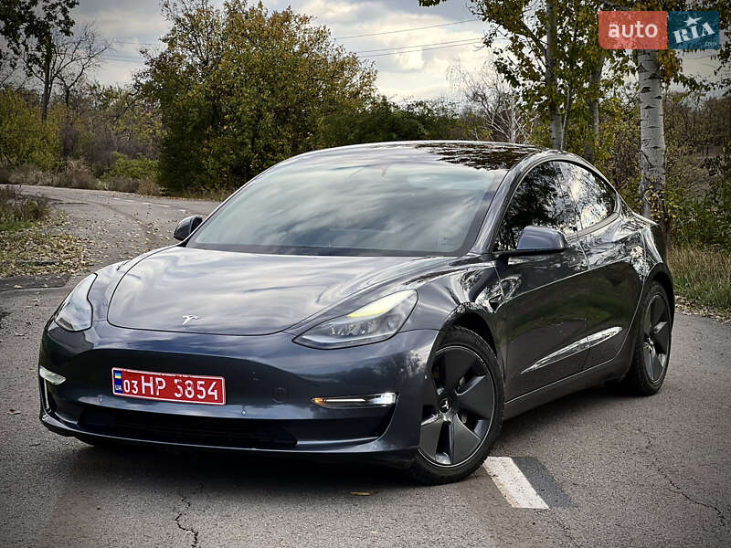 Tesla Model 3 2022