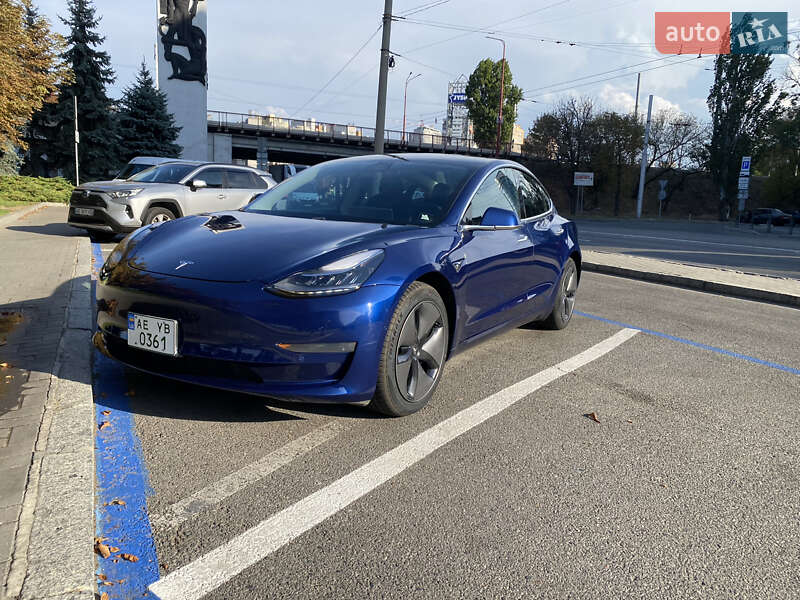 Седан Tesla Model 3 2019 в Днепре