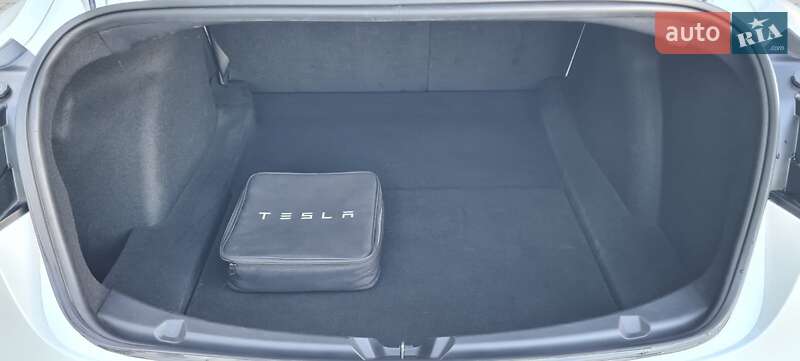 Лифтбек Tesla Model 3 2018 в Нововолынске фото 4 Лифтбек Tesla Model 3 2018 в Нововолынске