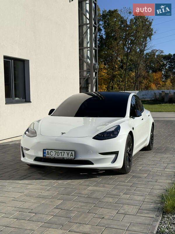 Седан Tesla Model 3 2022 в Луцьку
