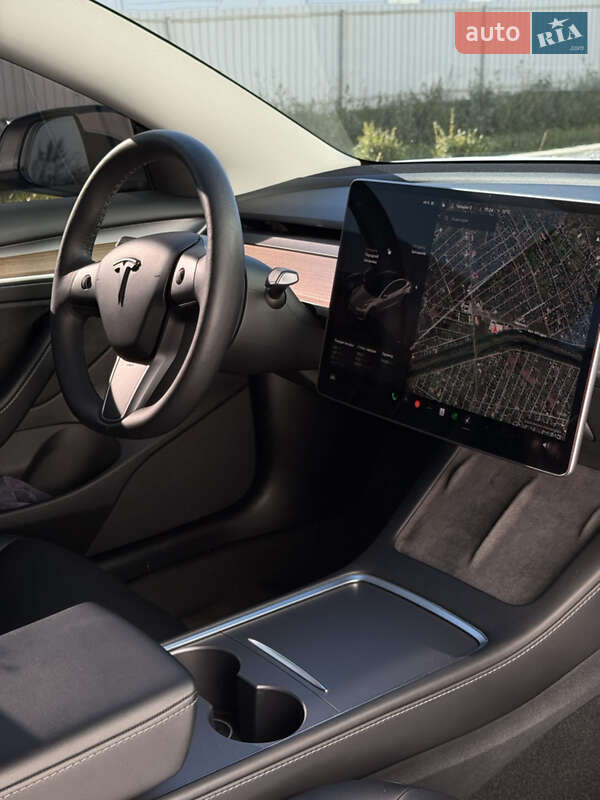 Седан Tesla Model 3 2022 в Луцьку