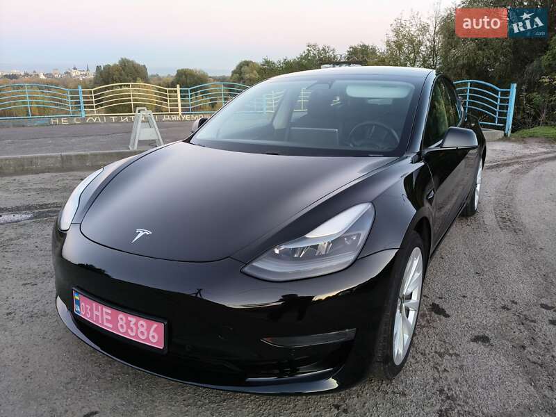 Седан Tesla Model 3 2021 в Луцьку
