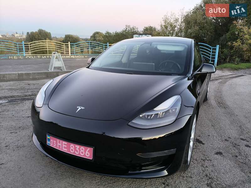 Седан Tesla Model 3 2021 в Луцьку