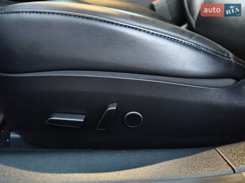 Седан Tesla Model 3 2021 в Луцьку