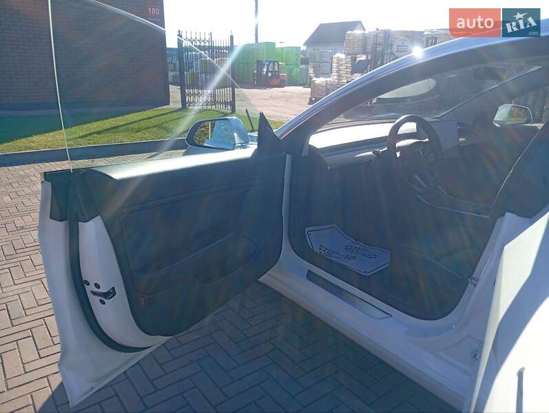 Седан Tesla Model 3 2020 в Луцьку фото 10 Седан Tesla Model 3 2020 в Луцьку