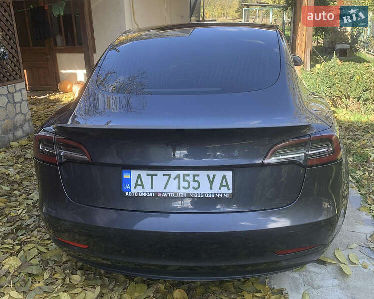 Седан Tesla Model 3 2018 в Богородчанах