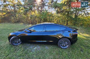 Седан Tesla Model 3 2021 в Кременце