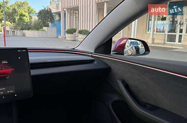 Седан Tesla Model 3 2024 в 